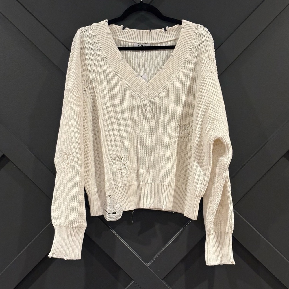 NWT 525 America Distressed Shaker V-Neck Sweater in Chalk